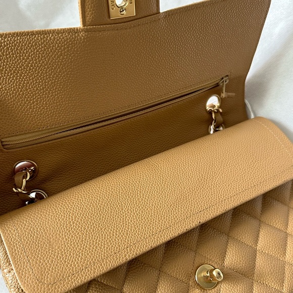 CHANEL Rare Vintage Beige Double Flap Medium - Picture 6 of 14